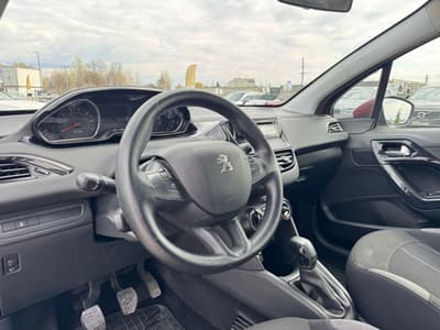 Peugeot 208 2012 — zdjecie 10 z 17