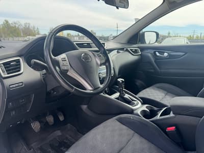 Nissan Qashqai 2015 — zdjecie 10 z 19