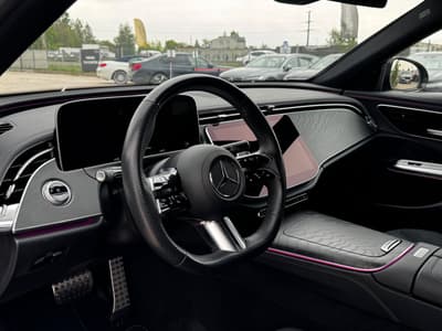 Mercedes E220d 2023 — zdjecie 10 z 19