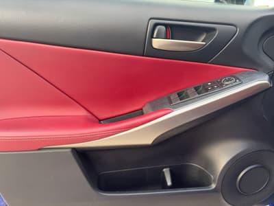 Lexus IS 2020 — zdjecie 10 z 19