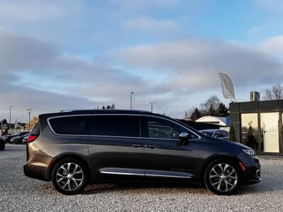Chrysler Pacifica 2022 — zdjecie 2 z 23