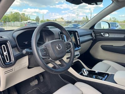 Volvo XC40 2024 — zdjecie 10 z 21